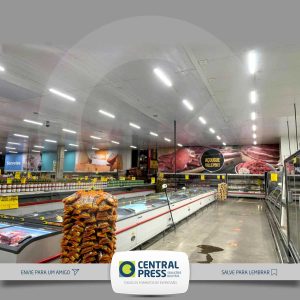Placa-em-Lona-com-Estrutura-de-Metalon---Supermercado-1